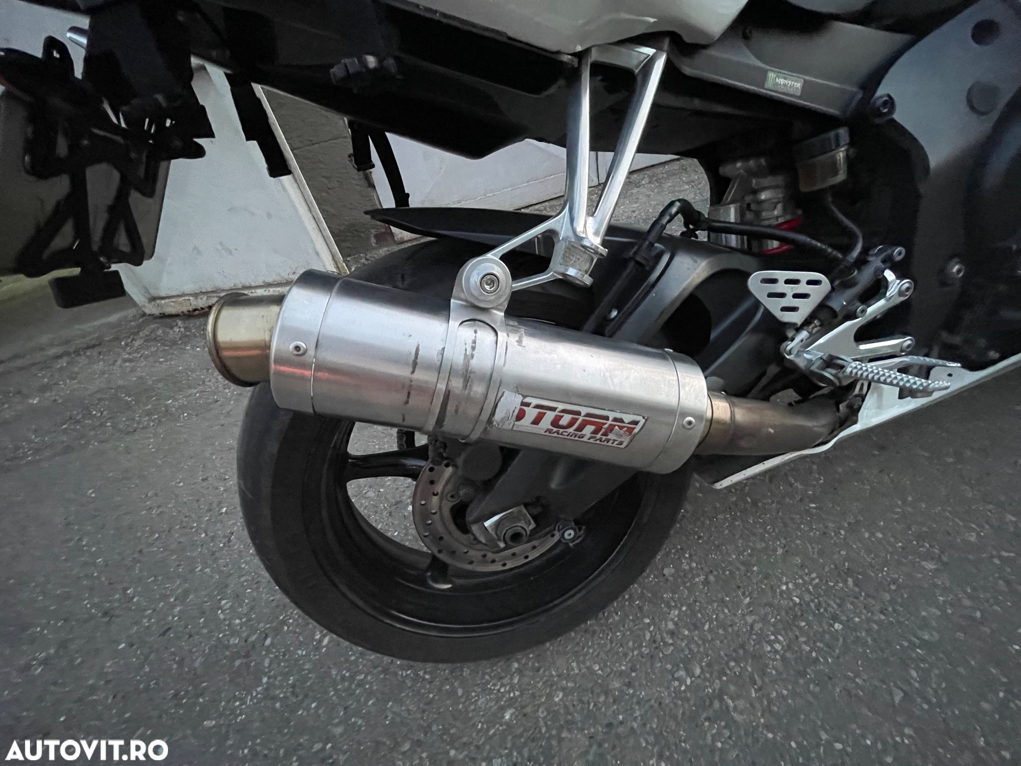 Yamaha R6 - 5