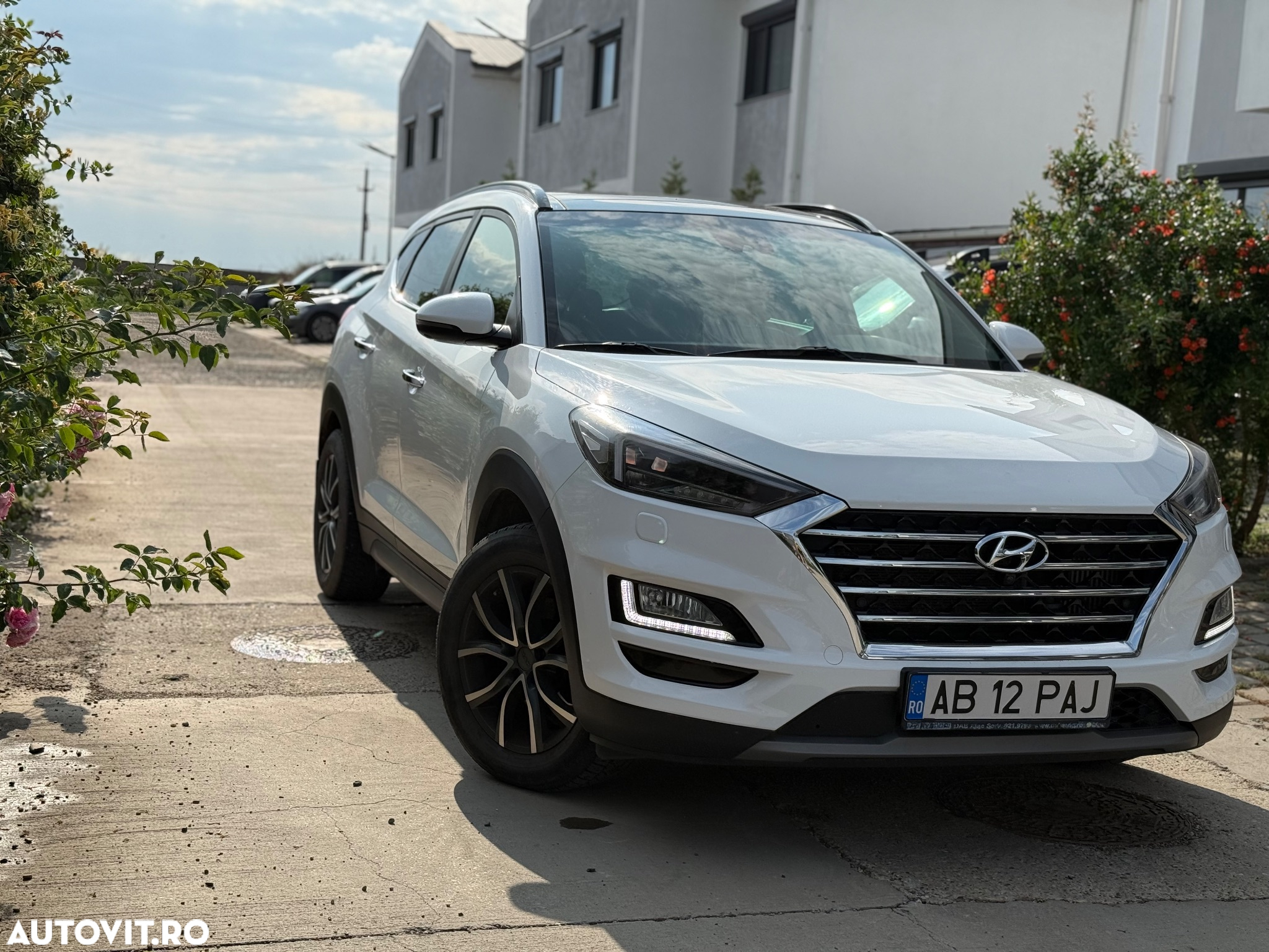 Hyundai Tucson 2.0 CRDI 4WD 8AT Luxury - 3
