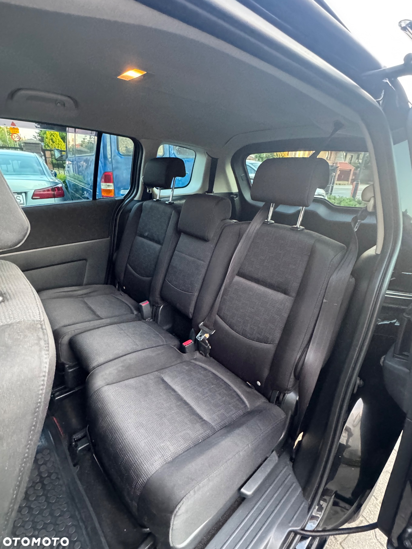 Mazda 5 - 6