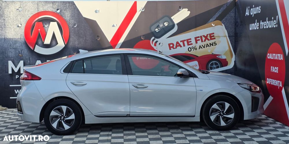 Hyundai IONIQ - 3