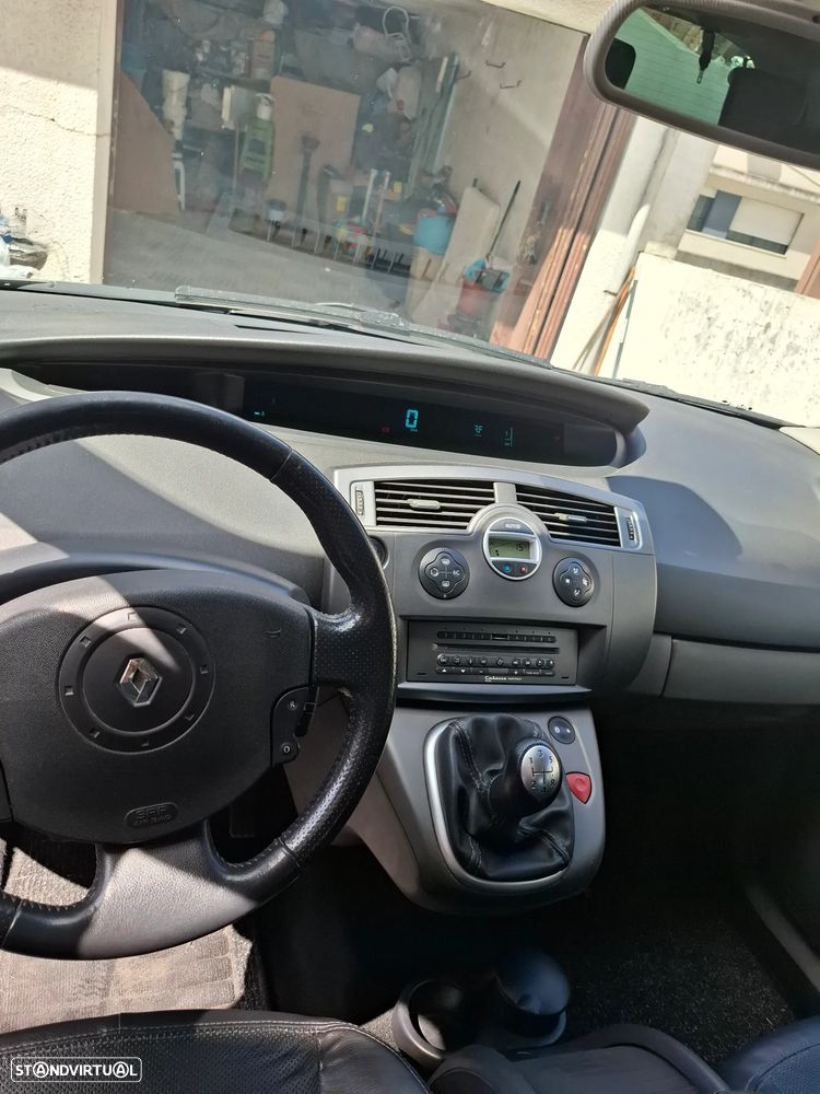 Renault Scénic 1.5 dCi Dynamique S - 10