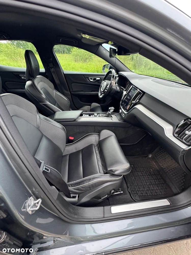 Volvo S60 T4 R-Design First Edition - 9
