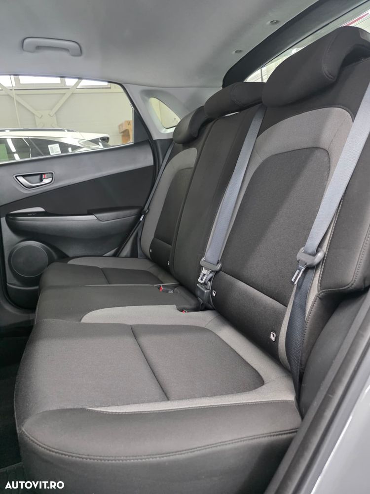 Hyundai KONA - 8