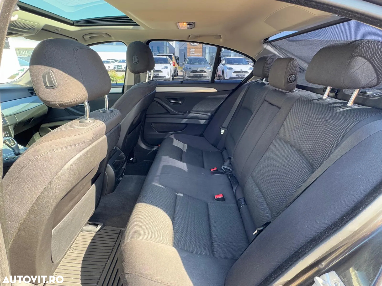 BMW Seria 5 520d xDrive AT - 16