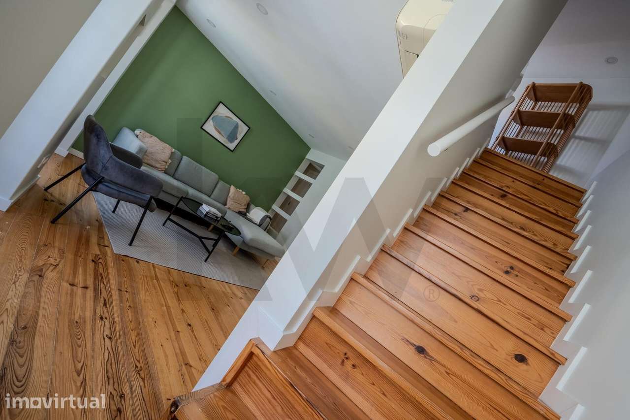 Duplex T3 com 114m2, renovado, na Tv. de São Plácido - Grande imagem: 2/49
