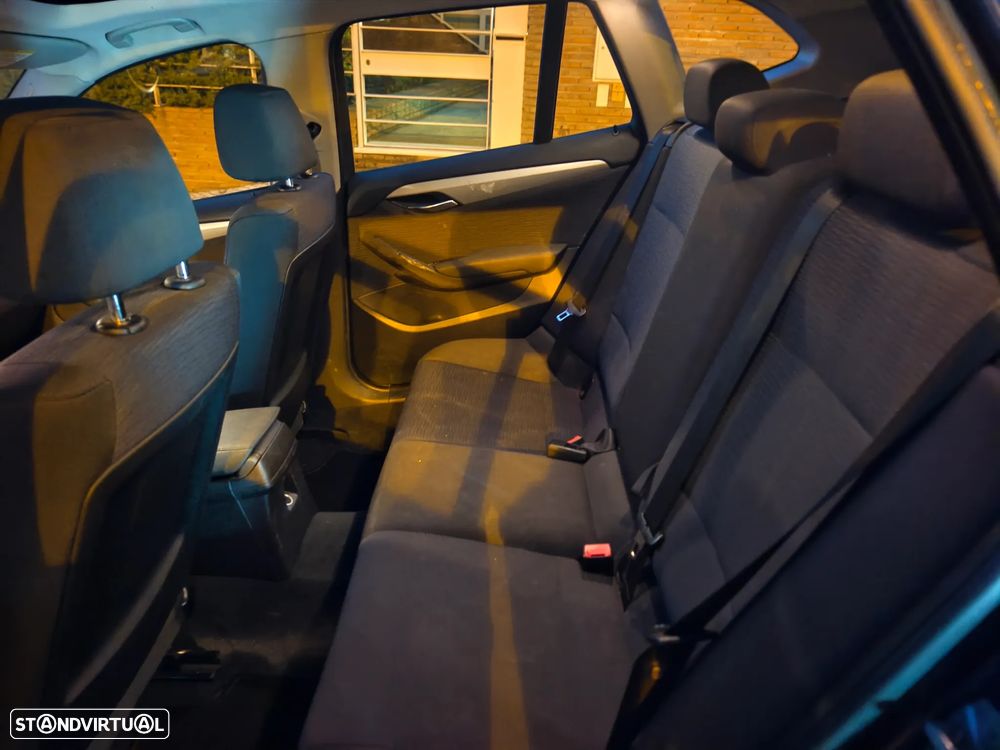 BMW X1 18 d sDrive - 16