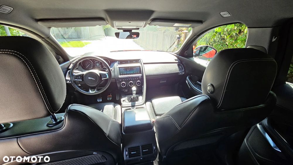 Jaguar E-Pace 2.0 i4D FWD R-Dynamic S - 28