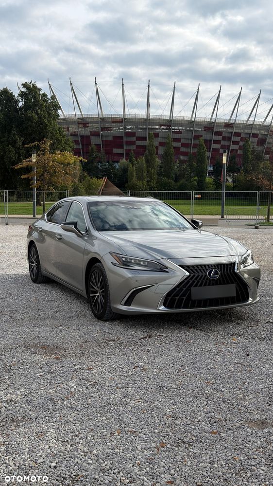 Lexus ES 300h F Sport Design - 2