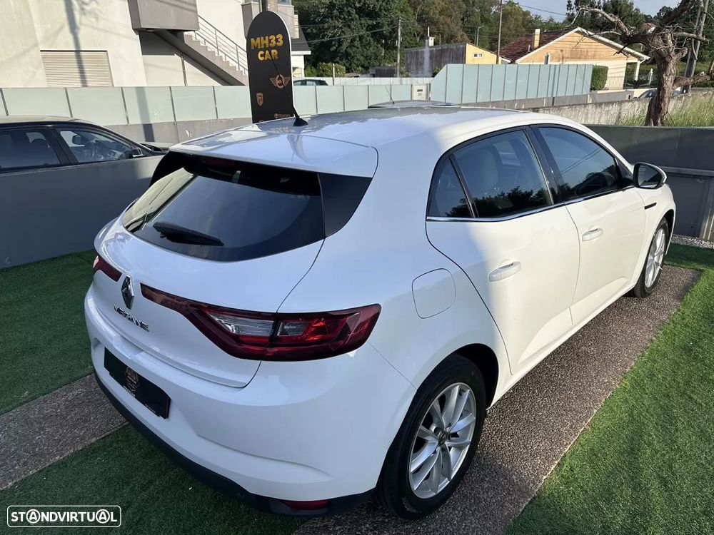 Renault Mégane 1.5 Blue dCi Intens - 12