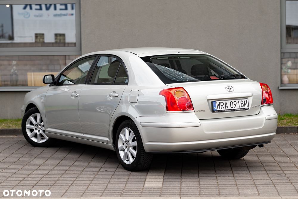 Toyota Avensis 1.8 VVT-i Executive - 13