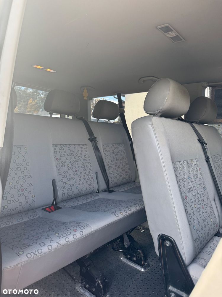 Volkswagen Caravelle - 29