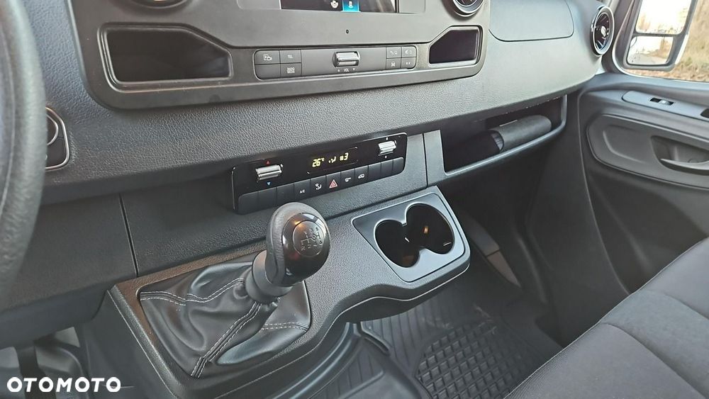 Mercedes-Benz Sprinter - 19