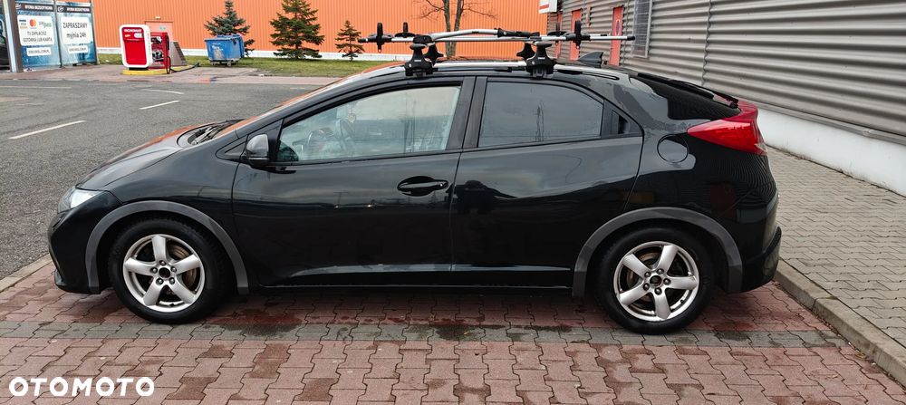 Honda Civic 1.8 i-VTEC Sport Black Edition - 3