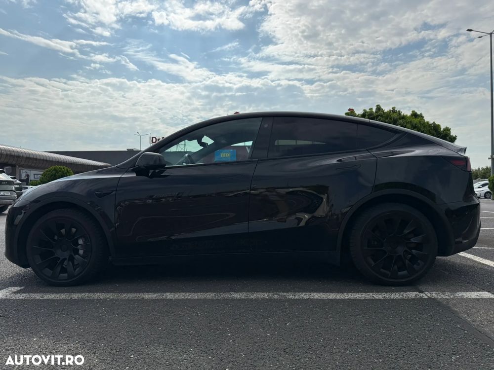 Tesla Model Y Long Range Dual Motor AWD - 6