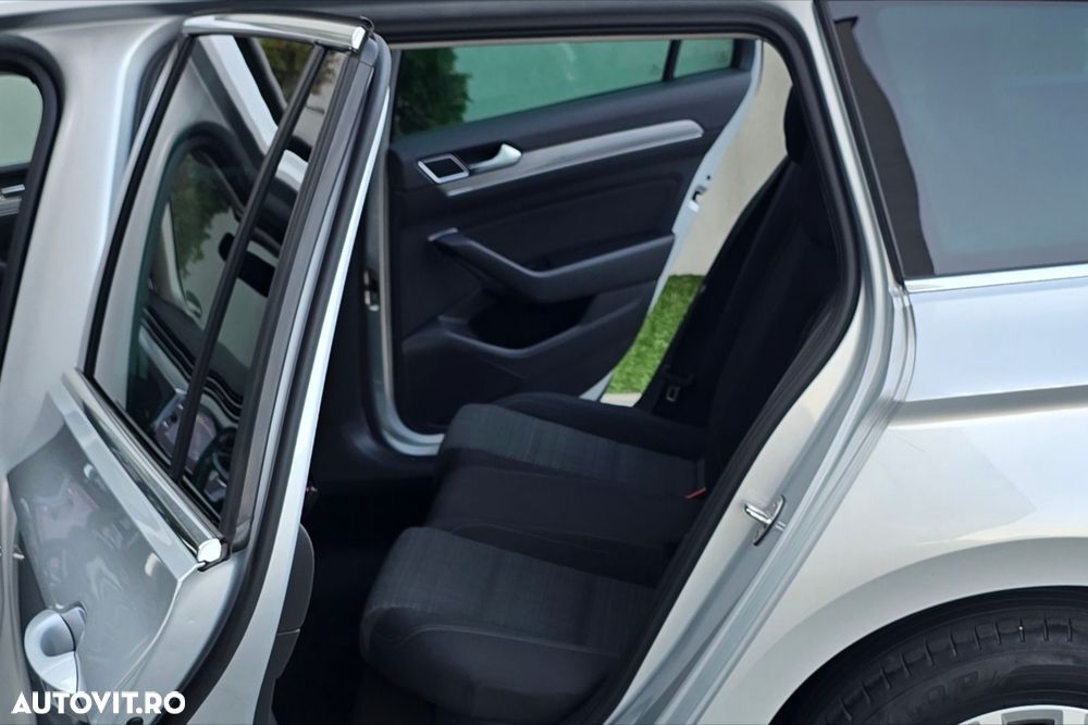 Volkswagen Passat 1.6 TDI SCR DSG Business - 12