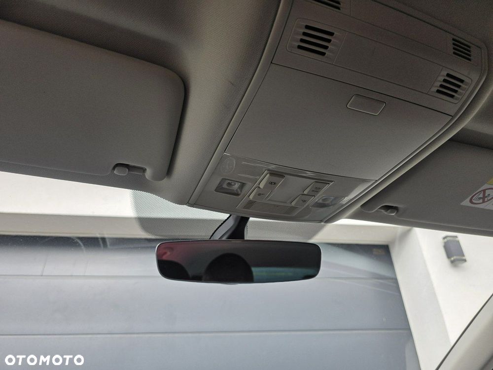 Volkswagen Passat - 19