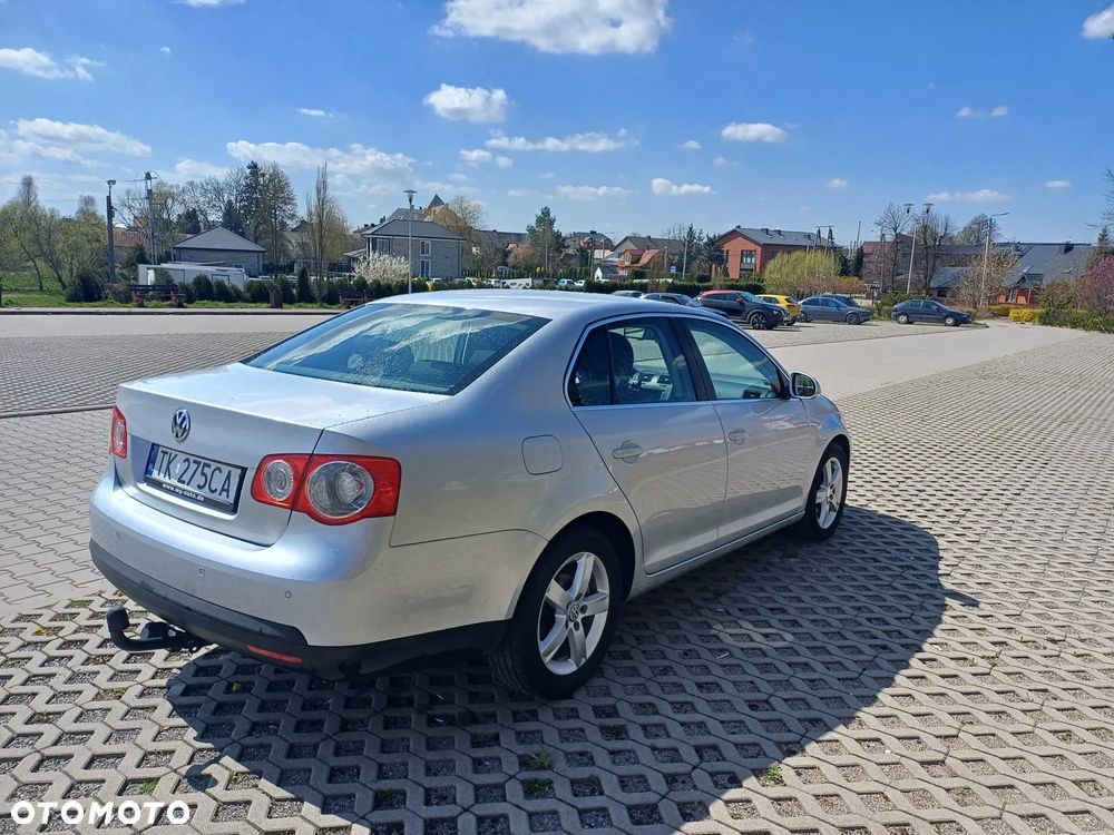 Volkswagen Jetta - 10