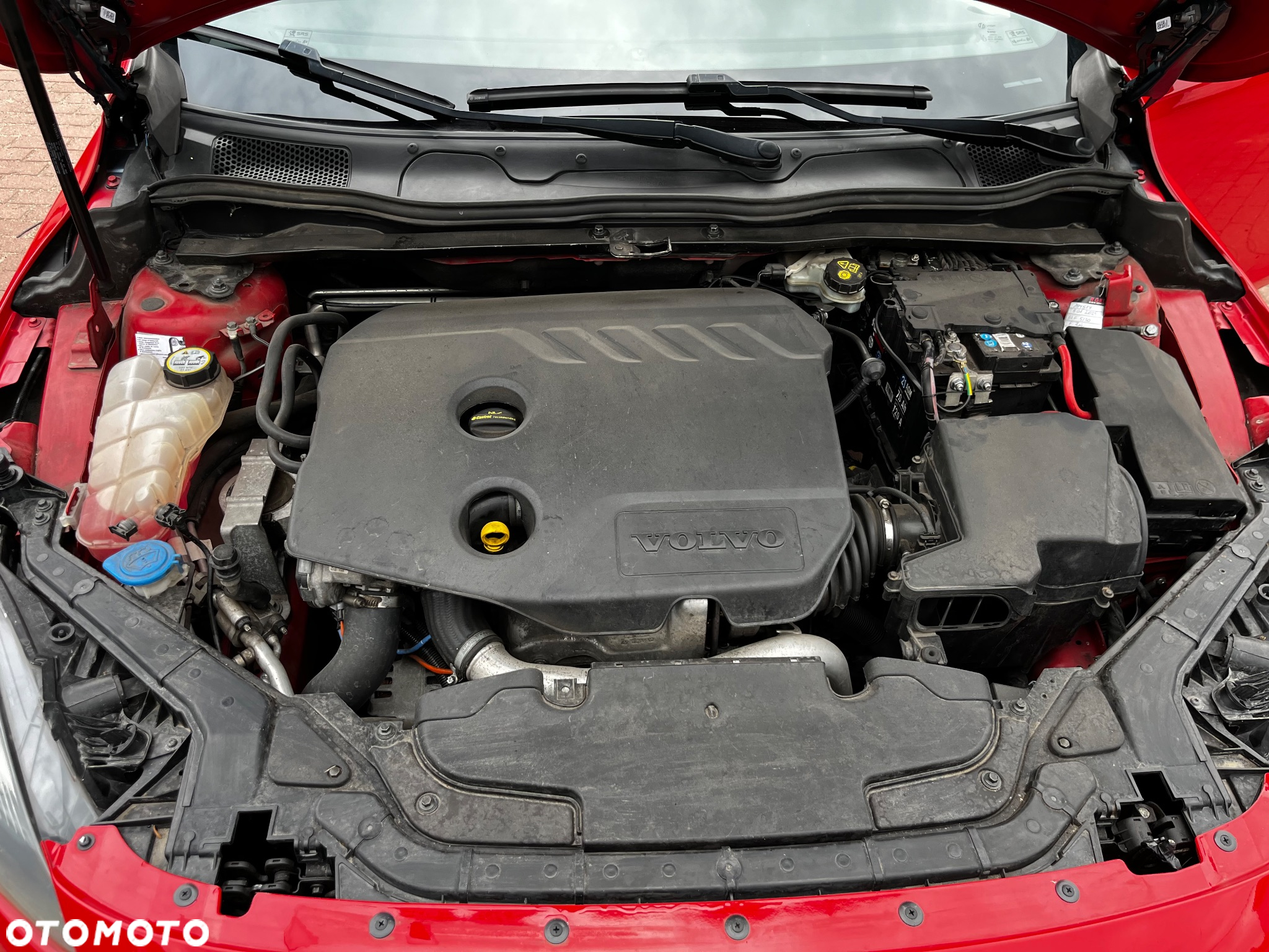 Volvo V40 D2 R Design - 14