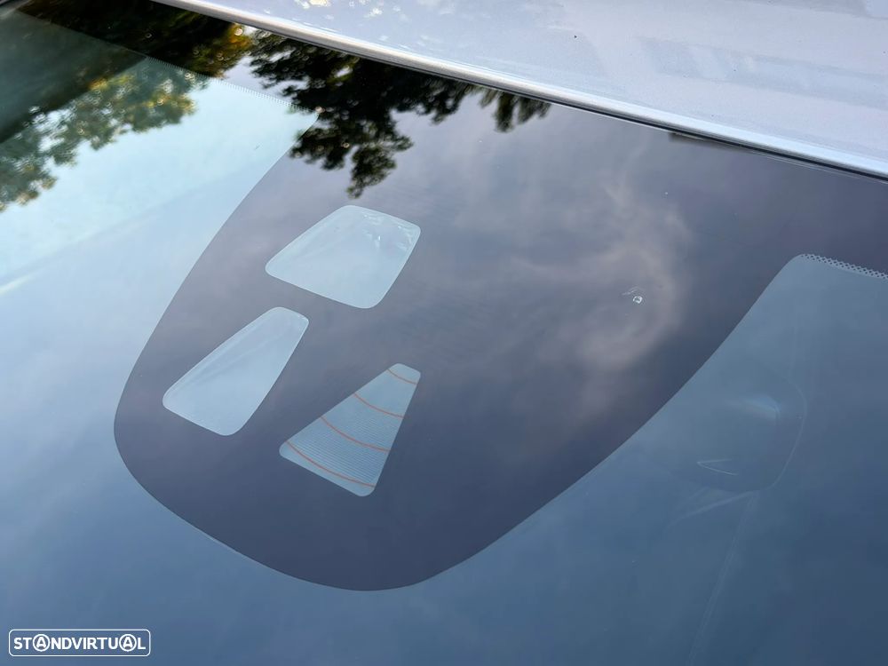 Volvo V40 2.0 D3 Momentum Geartronic - 35