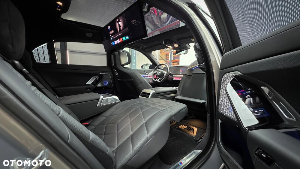 BMW Seria 7 M760e PHEV xDrive Individual Edition sport - 18