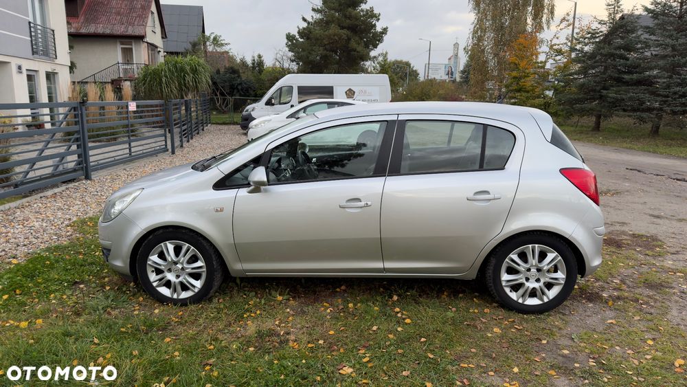 Opel Corsa 1.2 16V Cosmo - 5