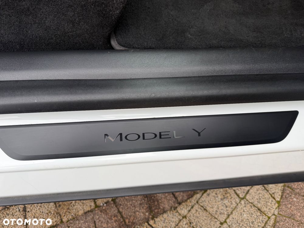 Tesla Y Long Range Dual Motor AWD - 37