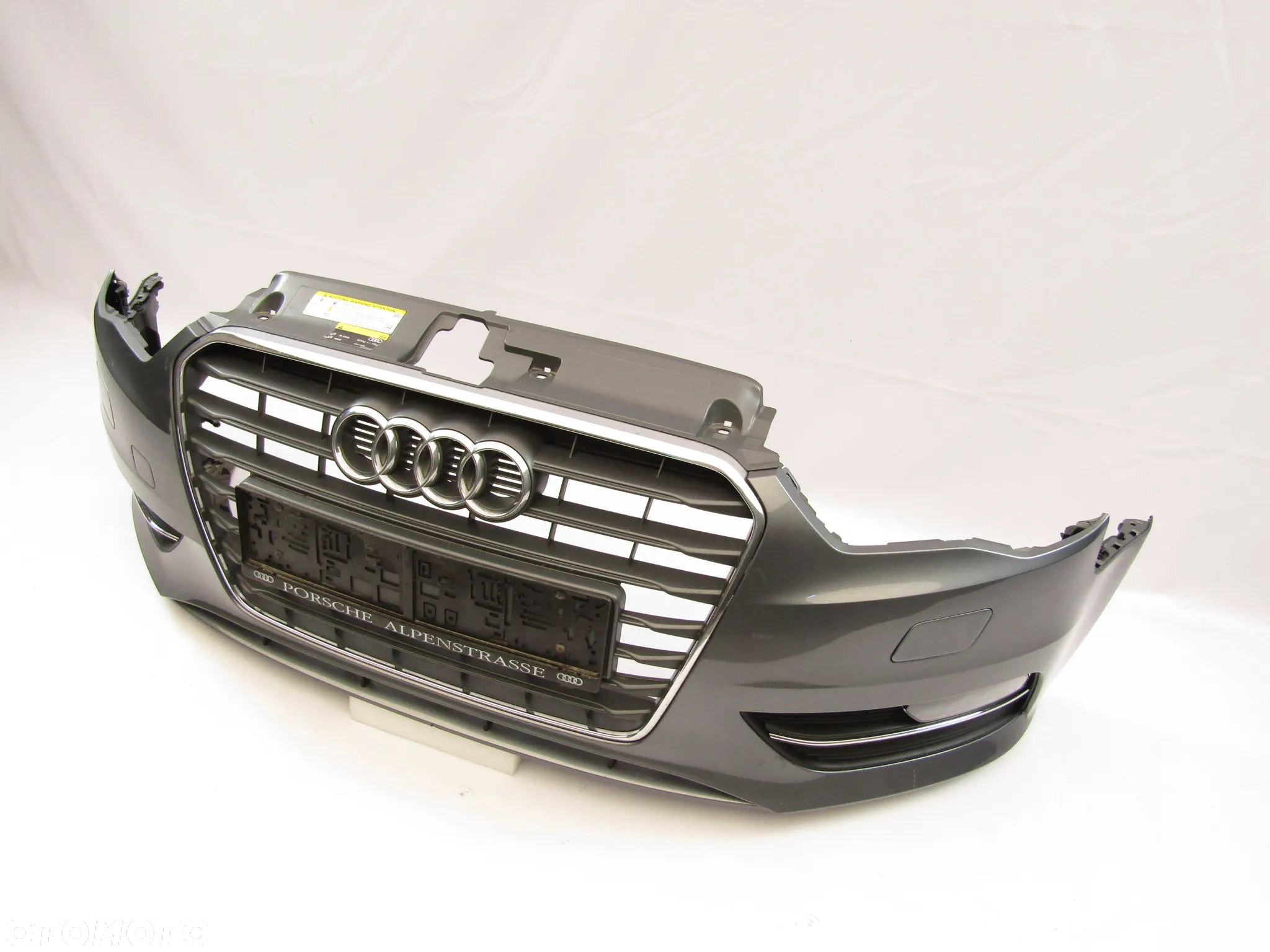 Zderzak przedni Audi A3 8V 12 - 16 Sprysk. Kod lakieru LX7R - 9
