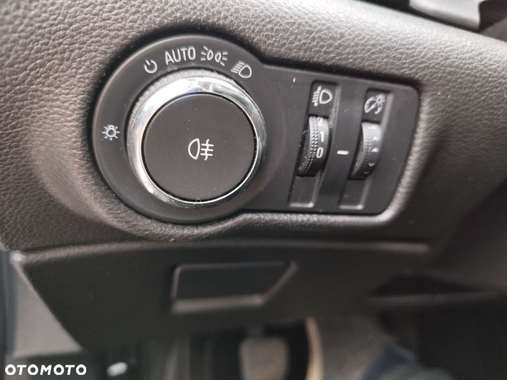 Opel Astra 1.4 Innovation - 24