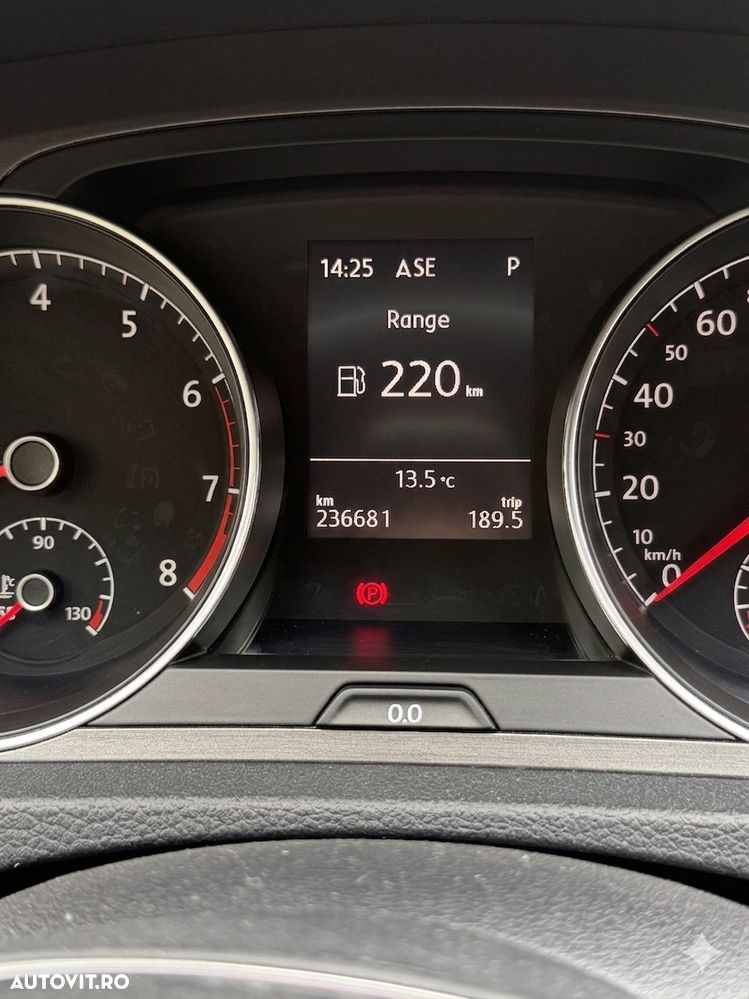 Volkswagen Golf 1.4 TSI Trendline DSG - 9