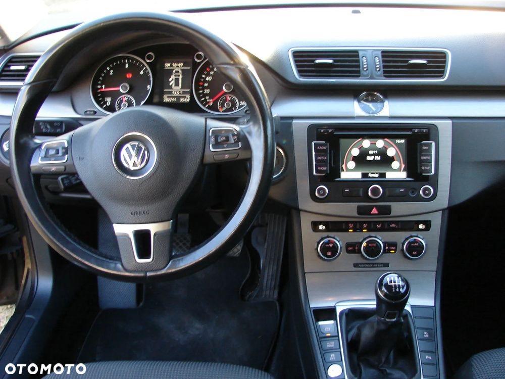 Volkswagen Passat - 7