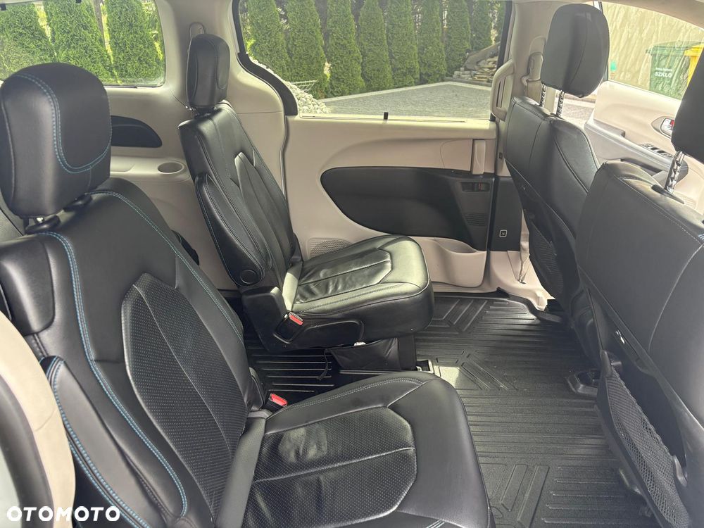 Chrysler Pacifica - 23
