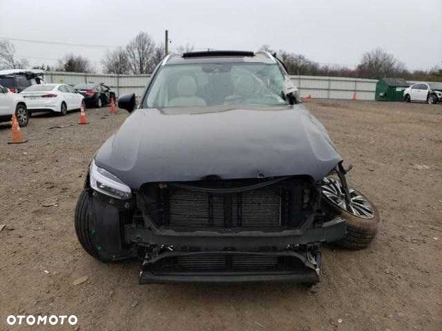 Volvo XC90 T5, z 2021 roku, model USA. - 5