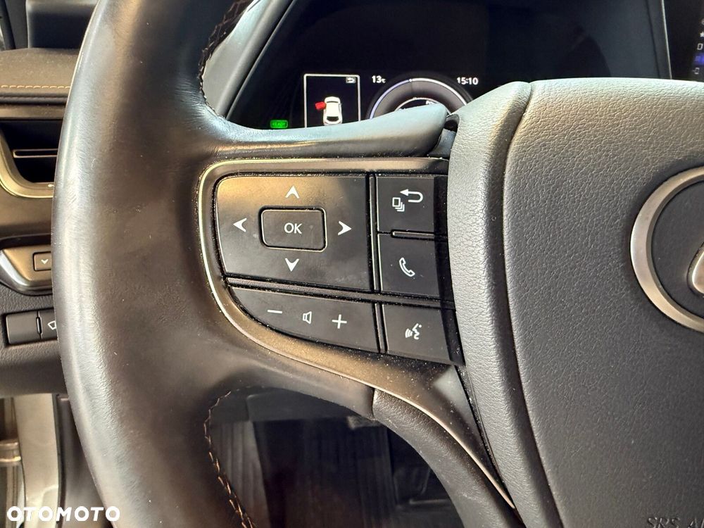 Lexus UX - 31