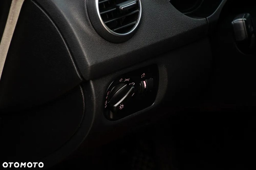 Audi A3 3-drzwiowe 2.0 FSI Attraction - 33