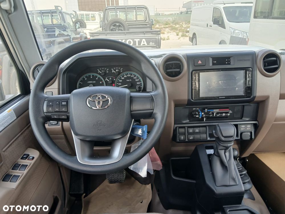 Toyota Land Cruiser - 30