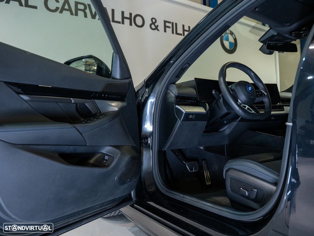 BMW 530 e Pack Desportivo M - 16