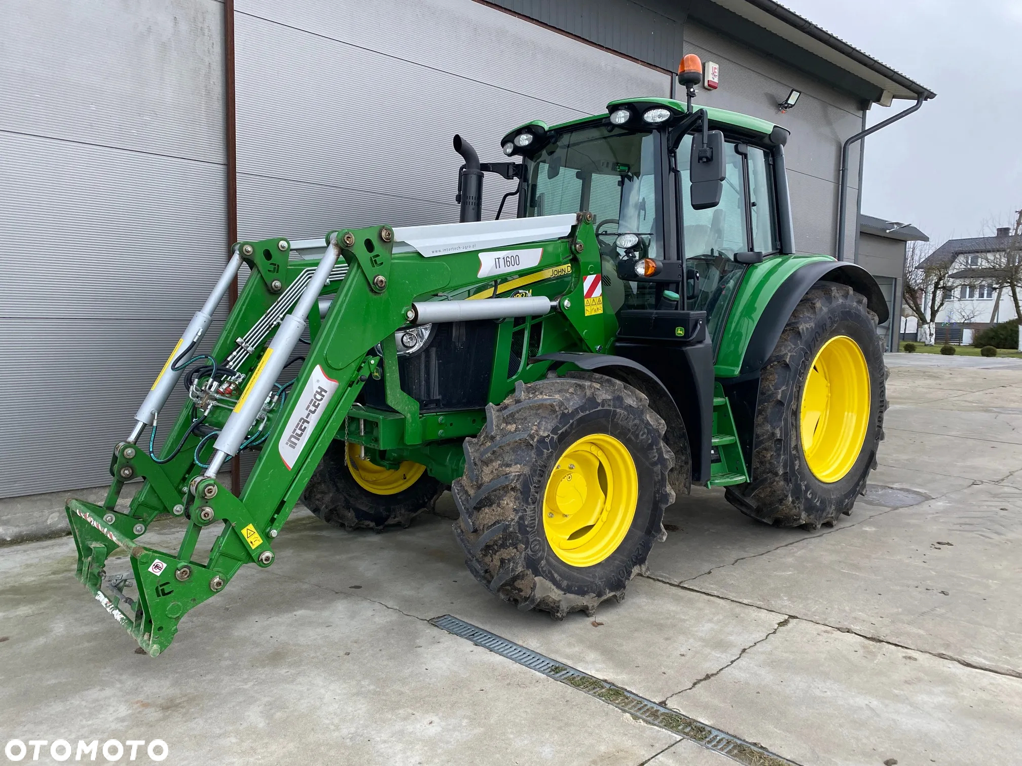John Deere 6090M - 2