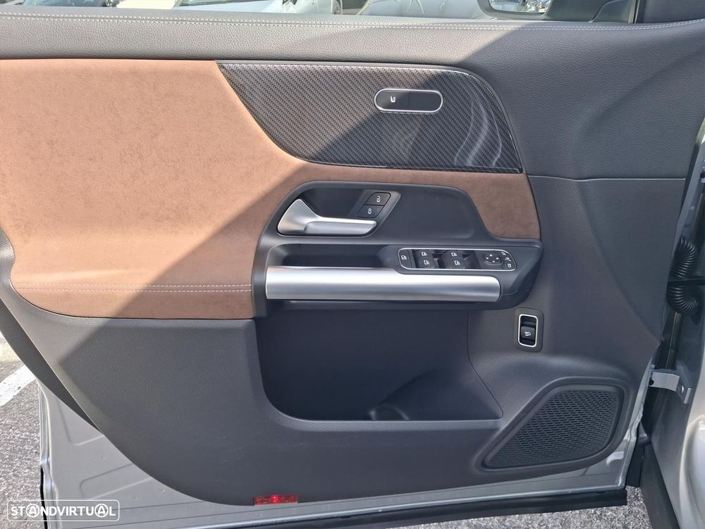 Mercedes-Benz GLA 180 d AMG Line - 9