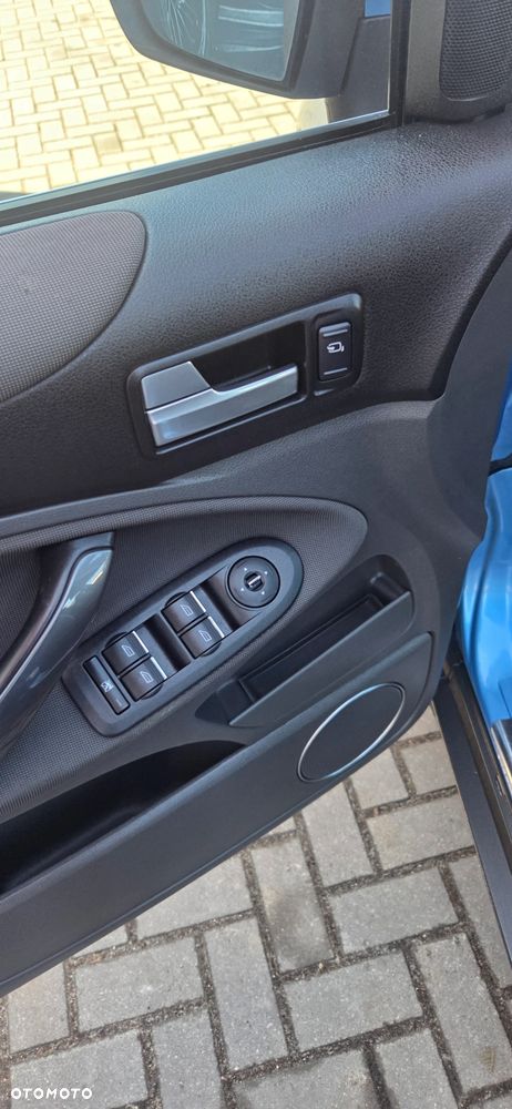 Ford Kuga 2.0 TDCi 2x4 Titanium - 24