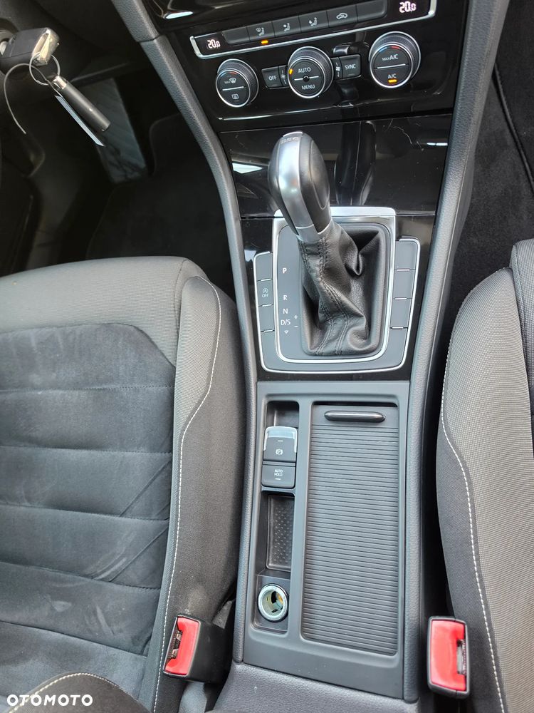 Volkswagen Golf 1.6 TDI Comfortline DSG - 22
