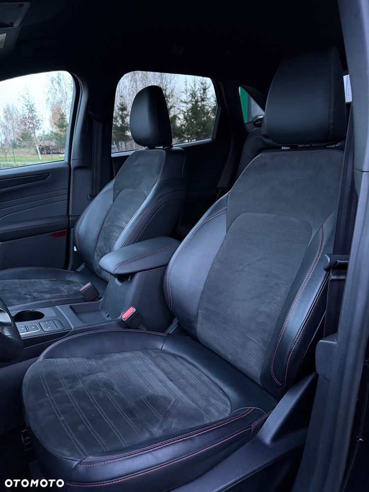 Ford Kuga 2.5 Duratec FHEV 4x4 ST-LINE X - 8