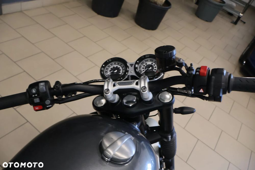 Triumph Speed Twin - 8