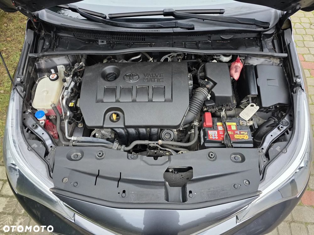 Toyota Avensis 1.8 Premium MS - 38