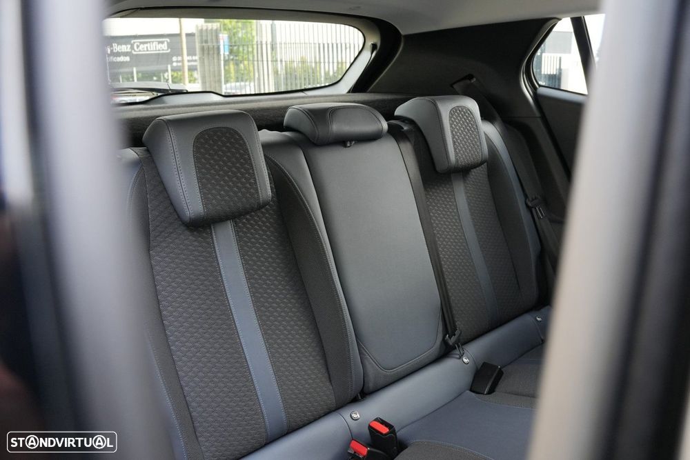 Peugeot 2008 1.2 PureTech Allure Pack - 22