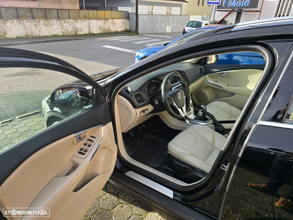 Volvo V40 Cross Country D3 Ocean Race - 9