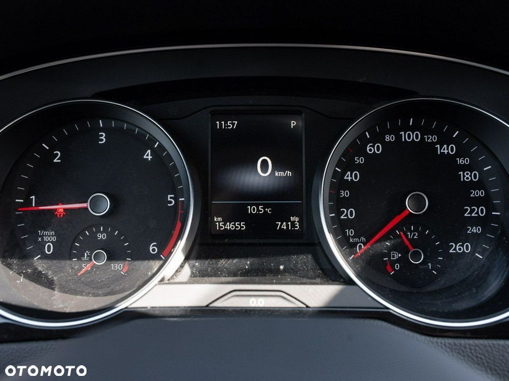 Volkswagen Passat - 13