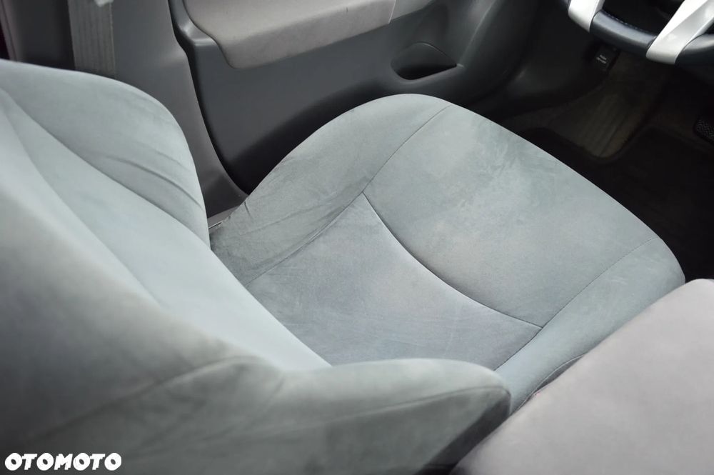 Toyota Prius (Hybrid) Life - 14