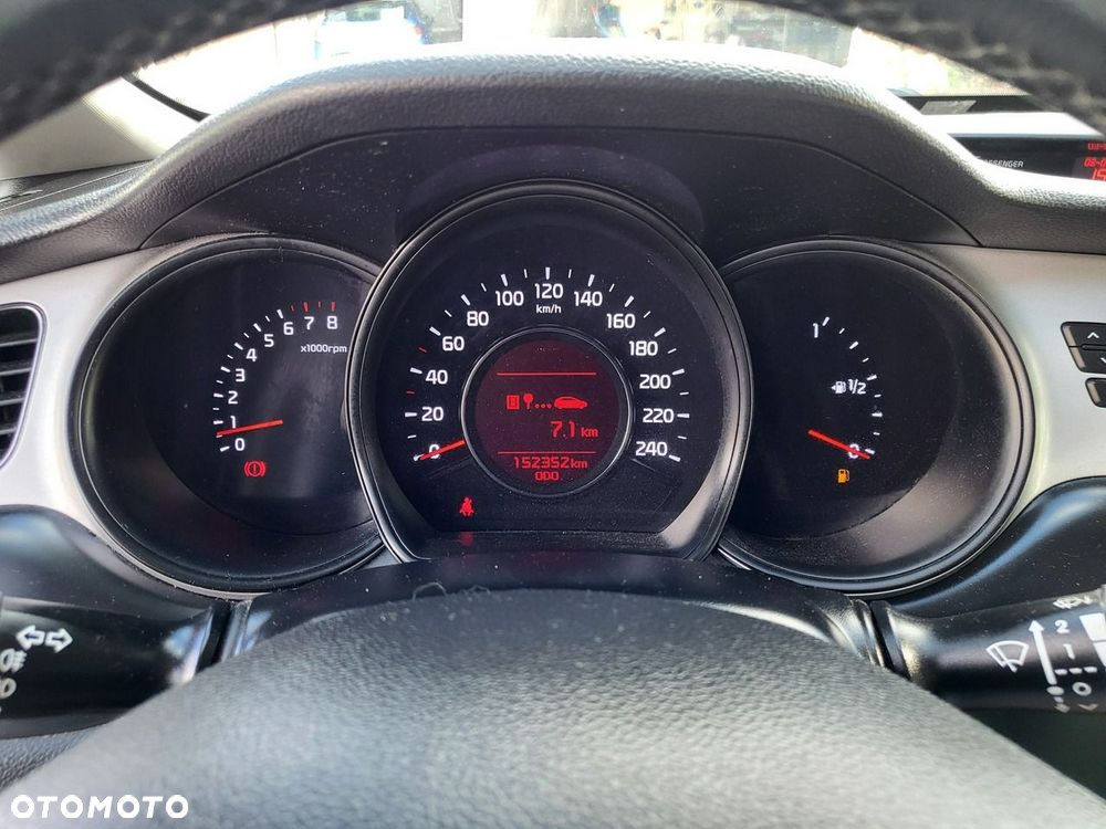 Kia Ceed - 32