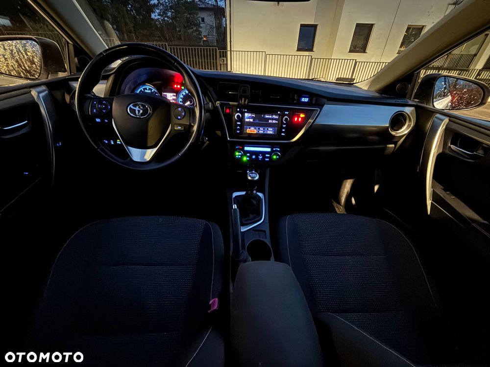Toyota Auris 1.6 Premium Comfort - 3