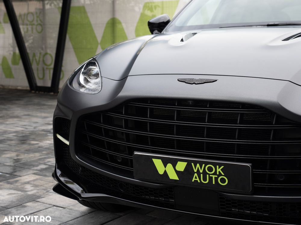 Aston Martin DBX - 5